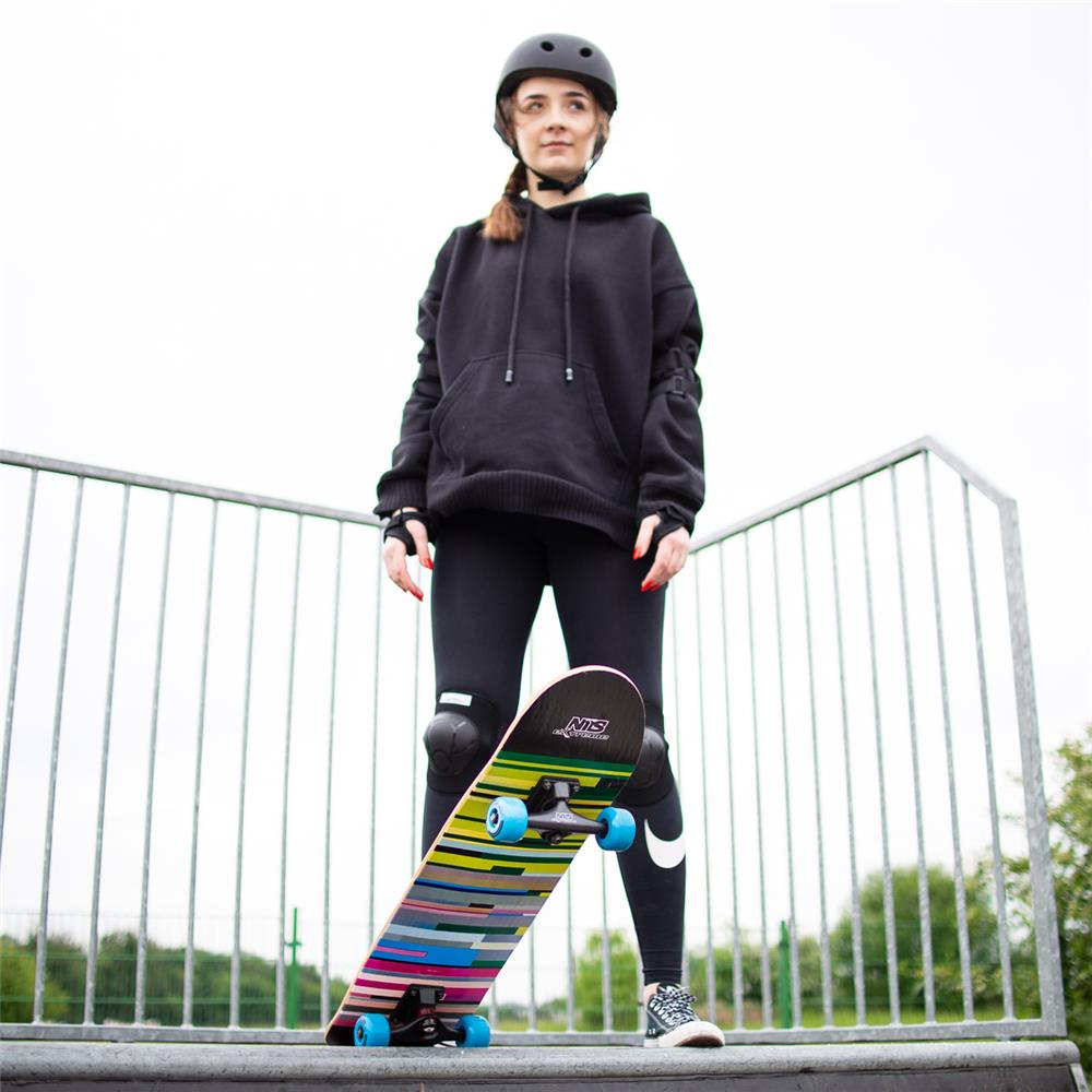 NILS EXTREME CR3108SA Skateboard, 78 cm Ahorn Deck, ABEC-7 PU Rollen, Design Error