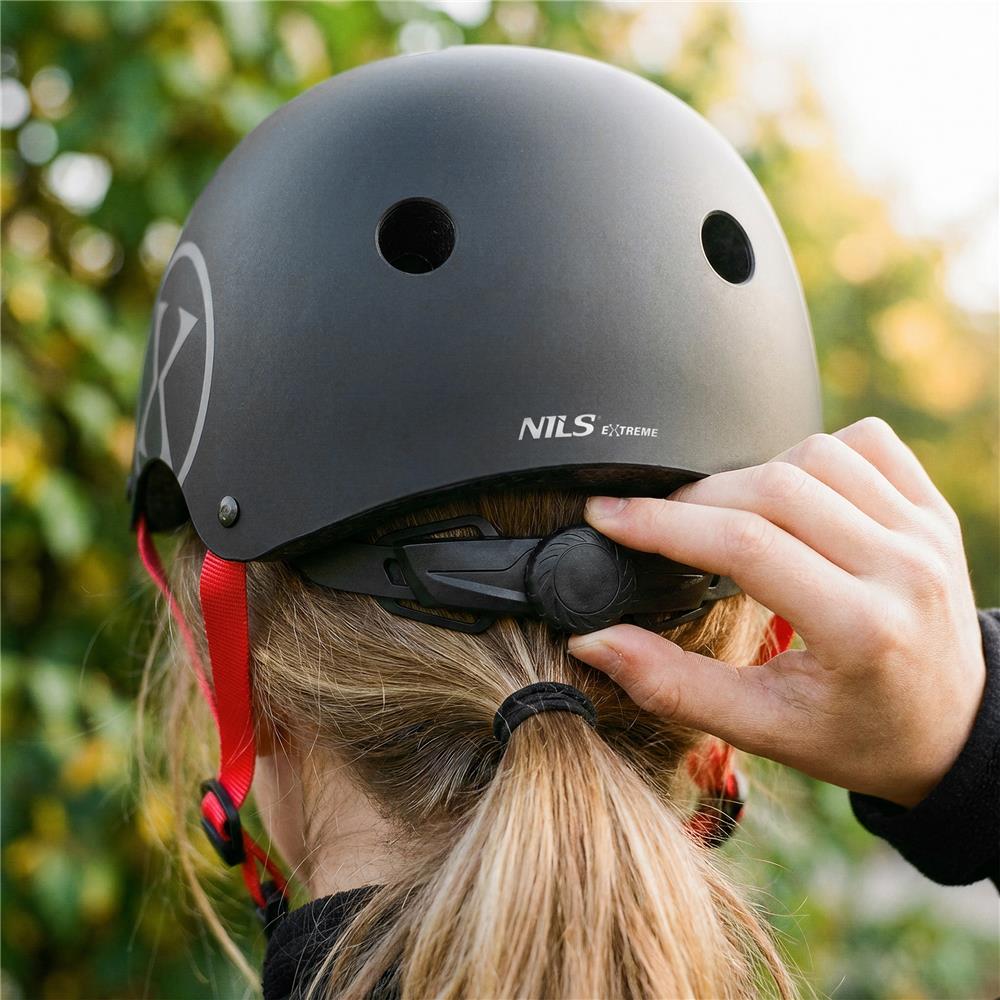 NILS EXTREME MTW001-2 Helm Größe L 58-61 cm Schwarz - Schutzhelm für Skateboard Inliner Roller Helm