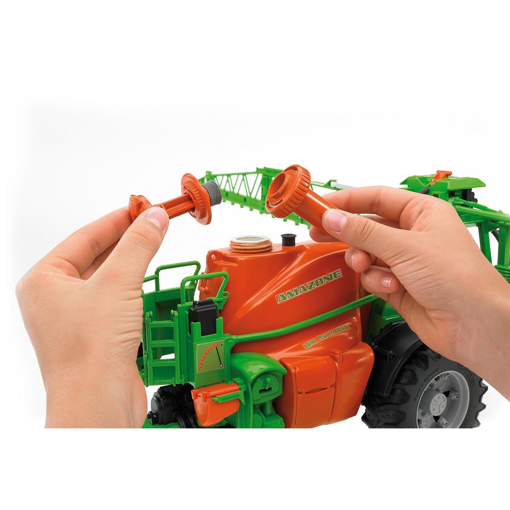 Bruder 02207 - Amazone Anhängefeldspritze UX 5200
