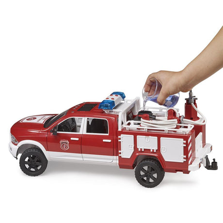 Bruder 02544 - RAM 2500 Feuerwehreinsatzwagen, 1:16, mit Licht & Sound Modul